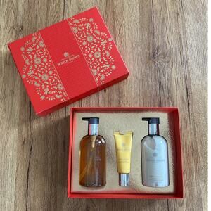 Molton Brown Flora Luminare Hand Care Collection Gift Set Box NWT